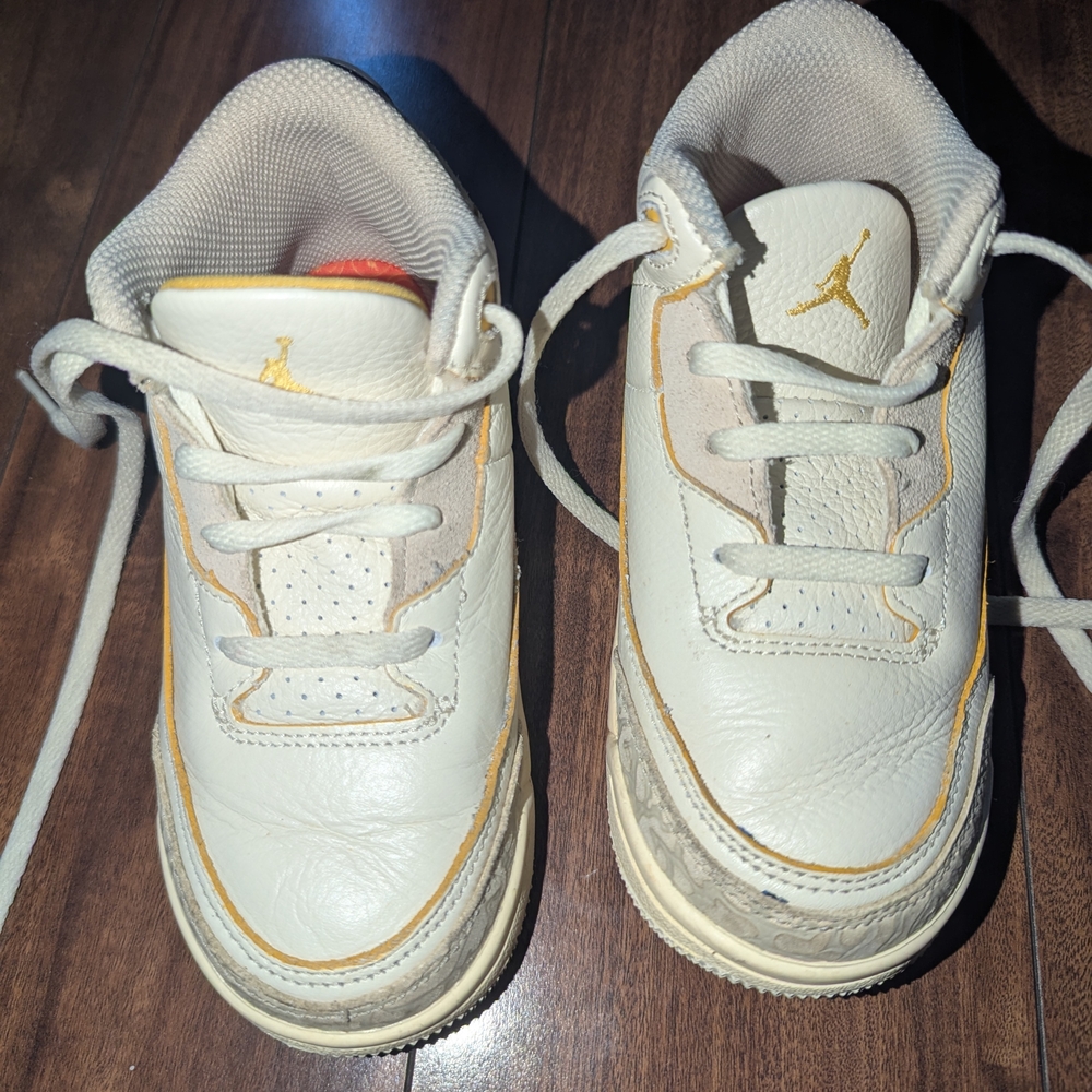 Jordan Kids Sneakers in White and Gold